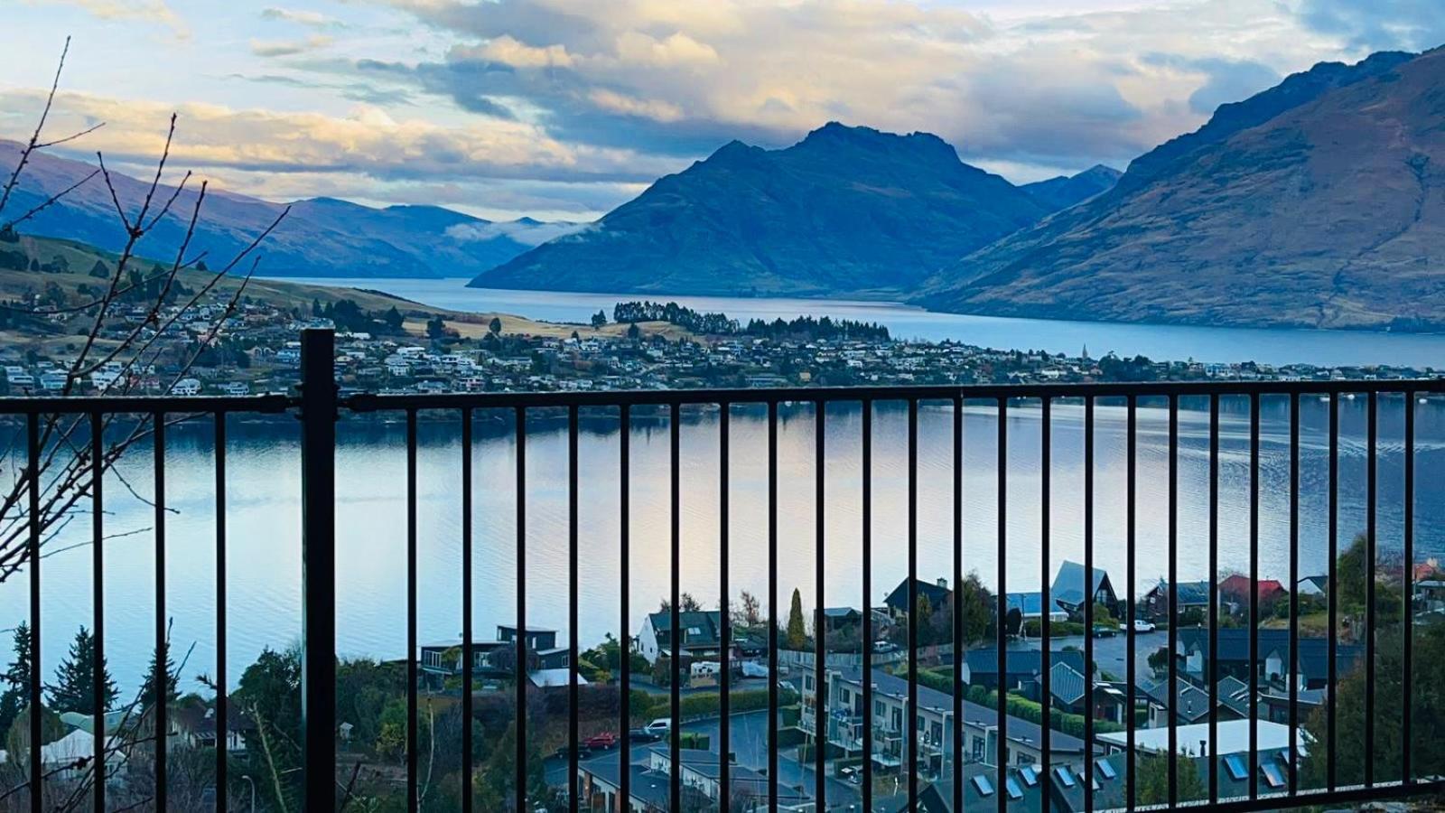 Ming'S Lakeside Goldleaf Suites Queenstown Ngoại thất bức ảnh